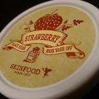 Skinfood Black Sugar Strawberry Wash-Off Mask