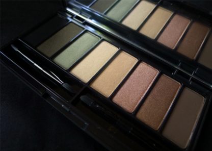 Kat Von D True Romance Eyeshadow Palette - Ludwig